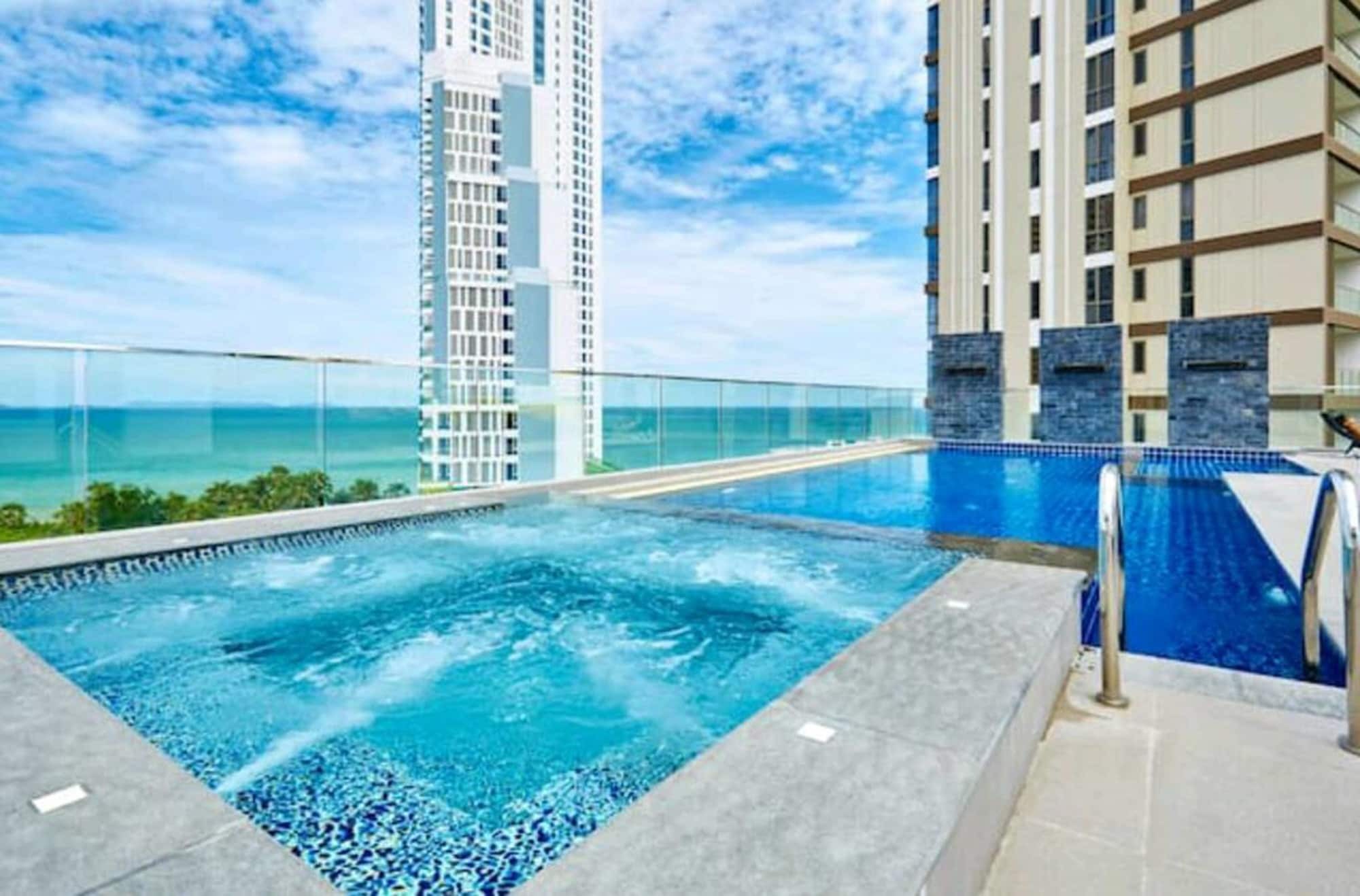 Serenity Pattaya Beach エクステリア 写真